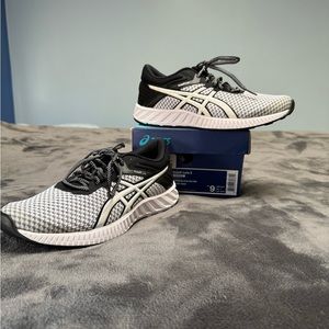 Asics Womens fuzeX Lyte 2 • Size 9 • NEVER WORN!